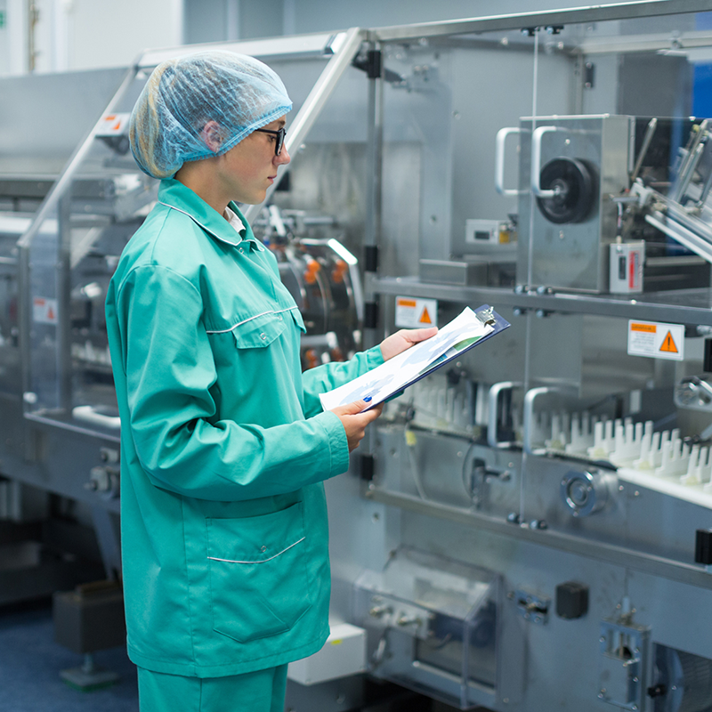 Utilisation en laboratoire de vitrage antistatique en polycarbonate